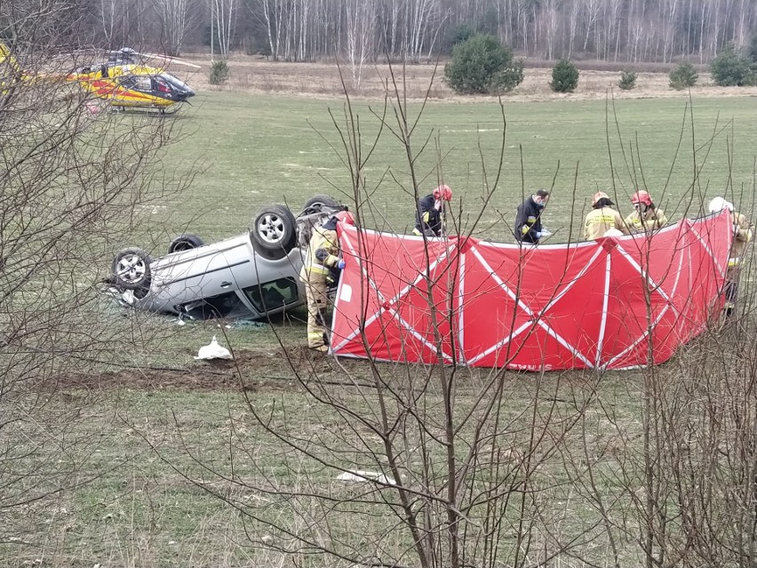 Kierowca samochodu osobowego jadąc ul. Waryńskiego w pewnym...