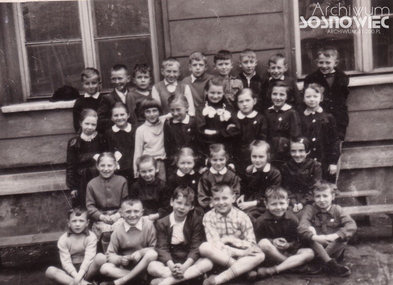 Stare zdjęcia szkolne uczniów dawnych klas sosnowieckich...
