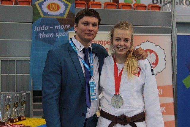 Eliza Wróblewska ze swoim trenerem Radosławem Miśkiewiczem