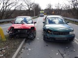 Wypadek na Brochowie. Trzy osoby trafiły do szpitala (ZDJĘCIA)