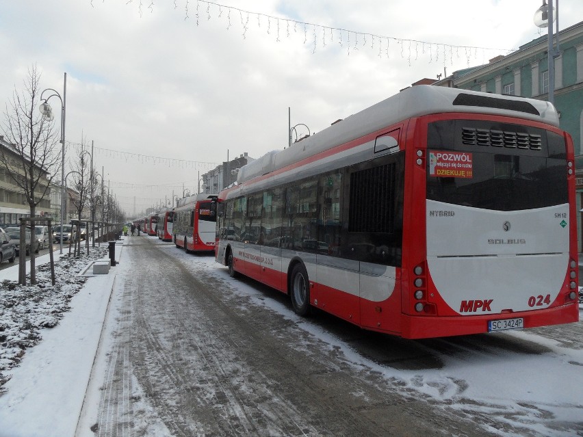 Wielki pokaz autobusów hybrydowych w Częstochowie ZDJĘCIA