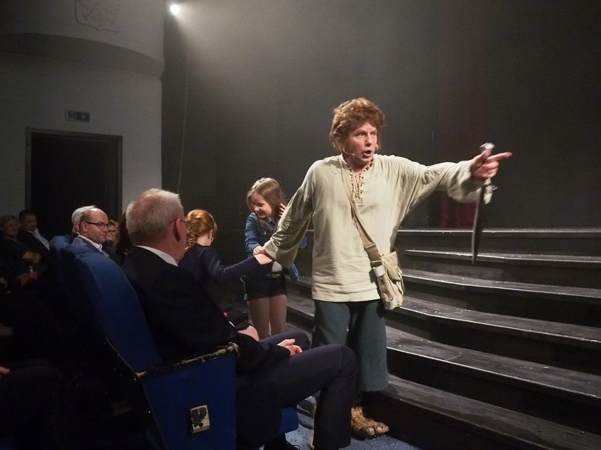 Teatr Dramatyczny. Hobbit - przedstawienie premierowe,...