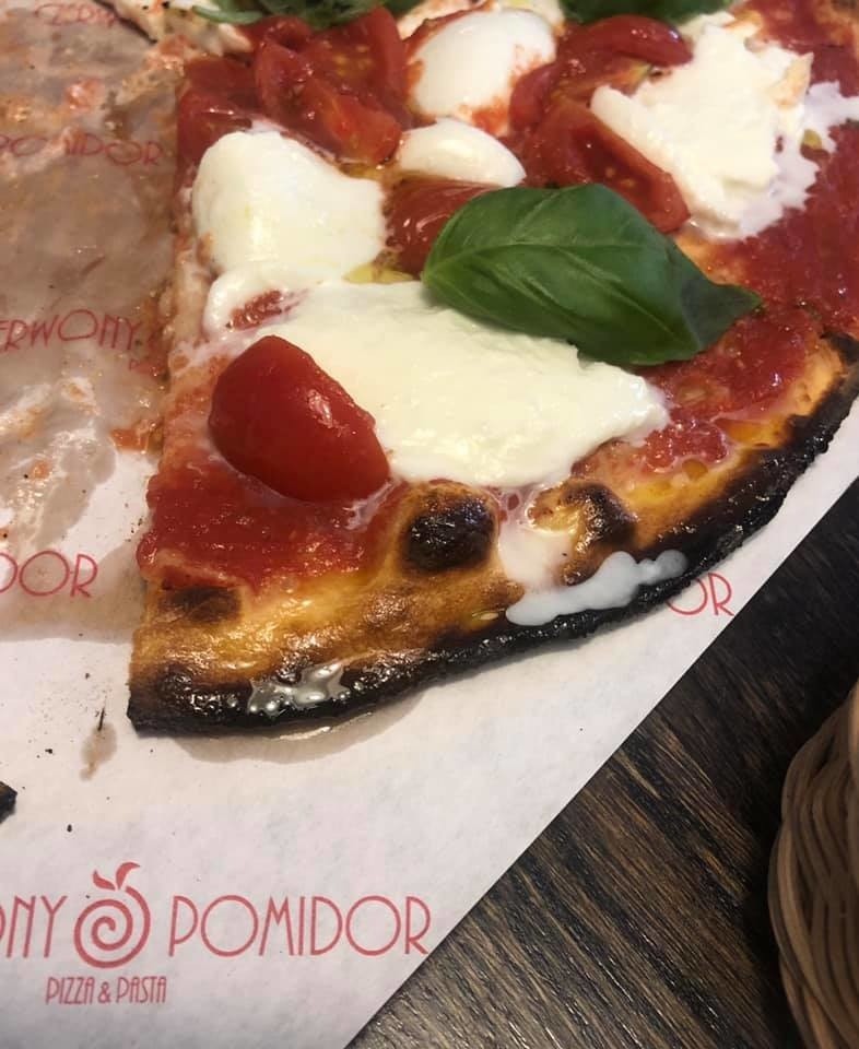 Tak wyglądała pizza, którą otrzymał Bartosz Popowicz w...