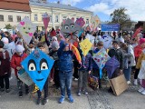 Festiwal Wiatru 2022 w Kielcach. Na Rynku odbył się finał konkursu na "Najbardziej Spektakularny Latawiec". Zobacz zdjęcia
