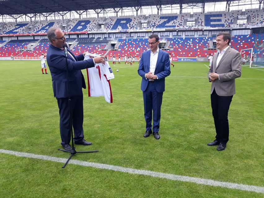 Premier Mateusz Morawiecki w Zabrzu obiecał budowę boiska...