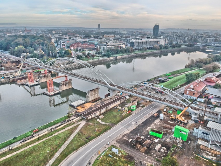 Kraków. Budują most nad Wisłą. Mieszkańcy mają dość palowania 