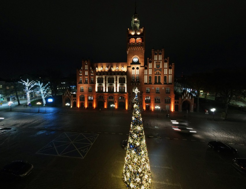 Słupskie iluminacje na ujęciach z powietrza.