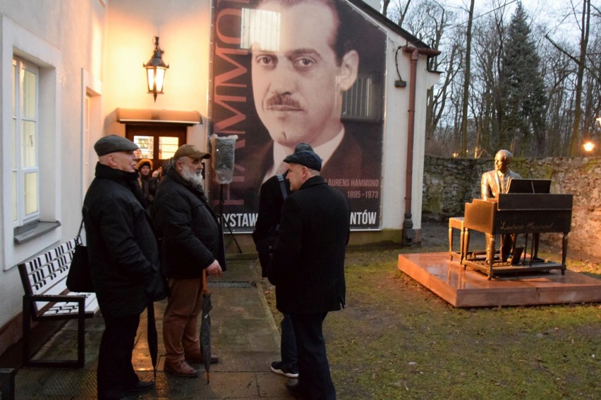 70. rocznica urodzin Bronisława Opałki. Kielczanie wspólnie śpiewali "Do gwiazd" [ZAPIS TRANSMISJI, ZDJĘCIA]