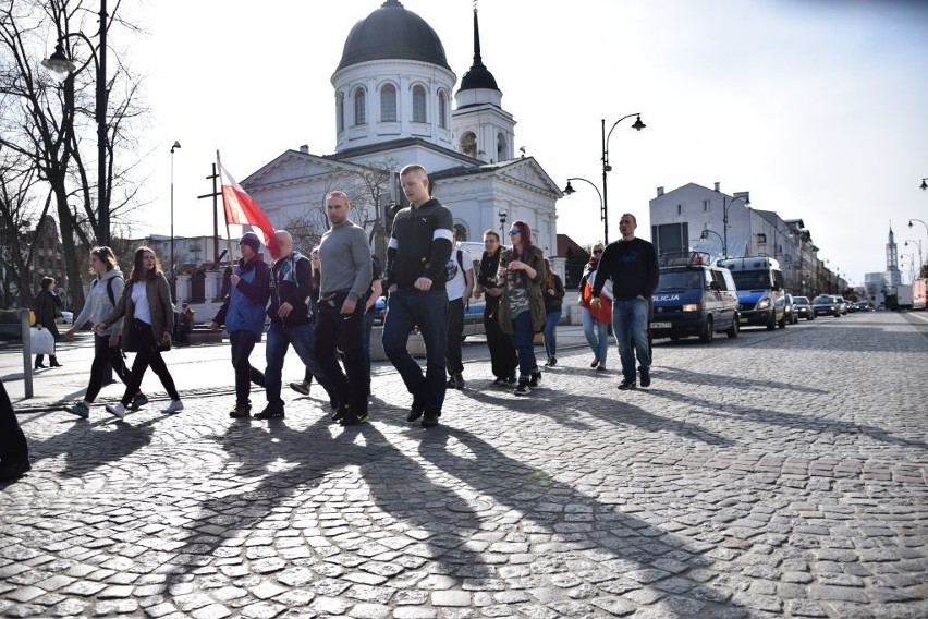 Białystok. Marsz antyimigracyjny. Białystok wolny od...