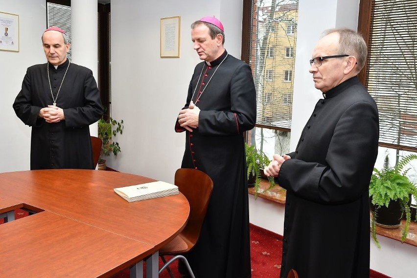 Arcybiskup Tadeusz Wojda mianował nowych proboszczów. Tak...