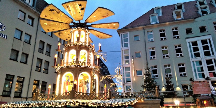 Bożonarodzeniowy Jarmark Struclowy – Striezelmarkt w Dreźnie...