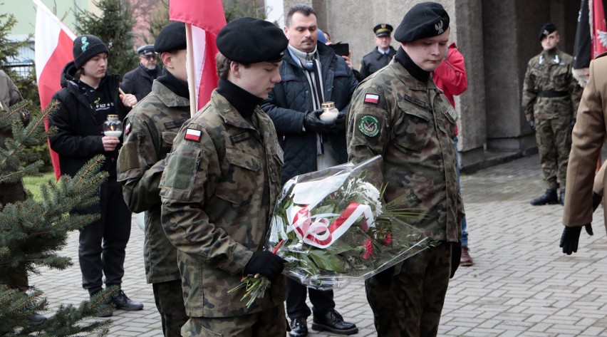 Uroczyście obchodzono dziś pod Domem Polskim "Bazar" w...