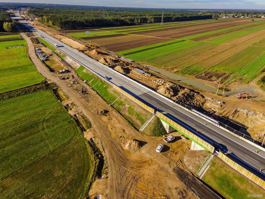 Oto najnowsze zdjęcia z budowy autostrady A1 na odcinkach D...