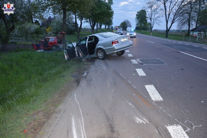 Siedliszcze: Wypadek na DK 12. W czołowym zderzeniu samochodów zginęły dwie osoby (ZDJĘCIA)