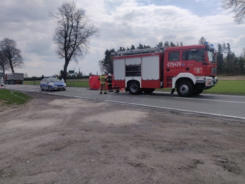 Śmiertelny wypadek w Krasiku na DK 74 w Opoczyńskiem. Droga całkowicie zablokowana