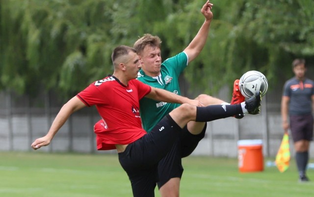 Piłkarze Orląt Kielce pokonali Spartakusa Daleszyce 3:0.