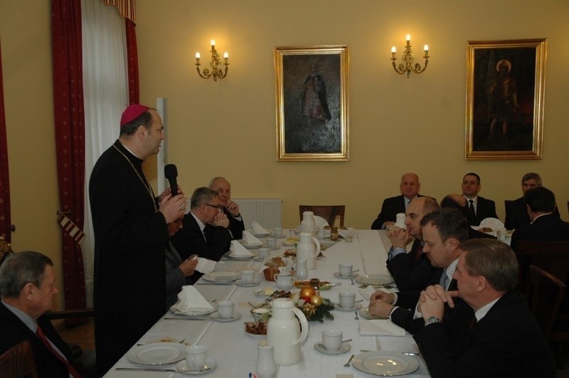 Prezydenci, burmistrzowie i wójtowie na śniadaniu u biskupa...