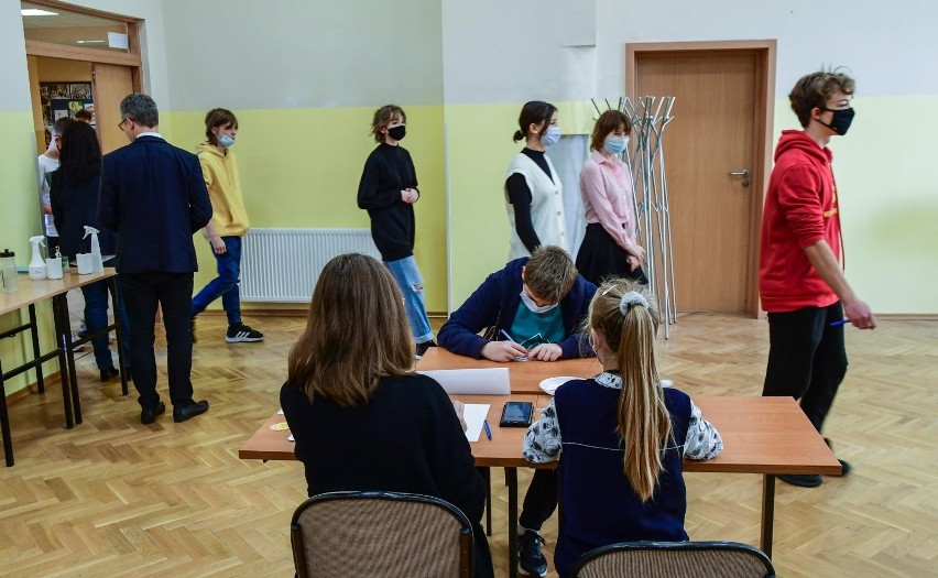 W Bydgoszczy egzaminy z tabliczki przeprowadzono w piątek 1...