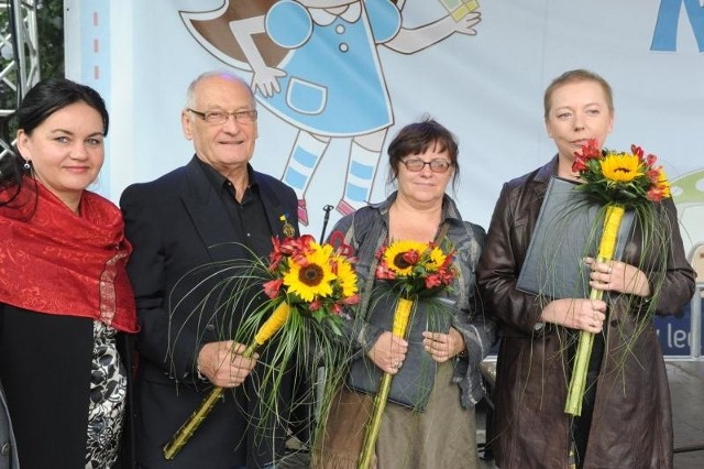 Od lewej: Barbara Kamińska, członek zarządu województwa, Czesław Wojciechowski, Sybilla Fusiarz i Iwona Gorczyńska.