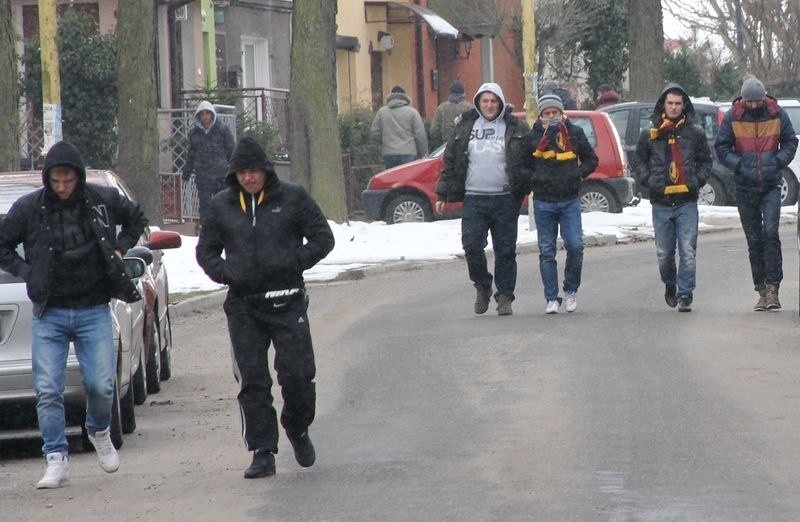 Pogoń Szczecin - Lech Poznań: Kibice obydwu drużyn w drodze na stadion