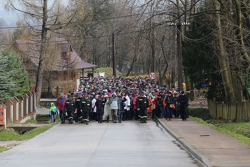 Droga Krzyżowa z Nowej Słupi na Święty Krzyż