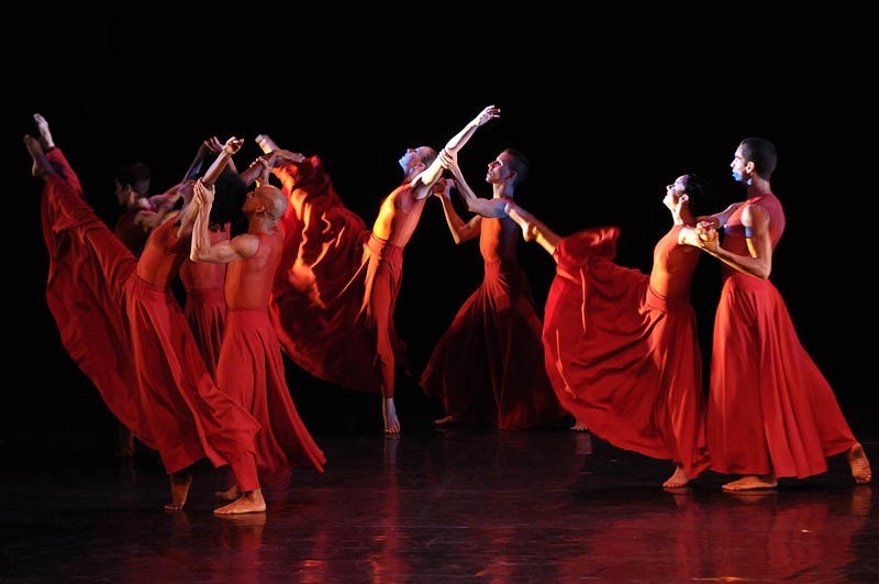 Kubański balet Danza Contemporanea w Opera Nova