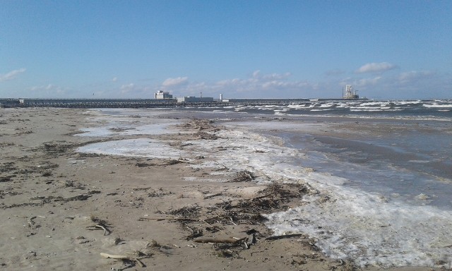 Storm nad Bałtykiem na świnoujskiej plaży w dzielnicy Warszów