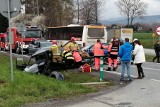 Wypadek na DK46 z udziałem dwóch samochodów i autobusu. Utrudnienia na obwodnicy Kłodzka, są ranni