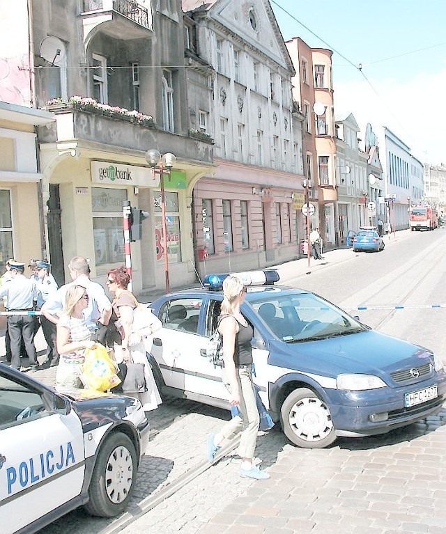 Po wybuchu granatu wstrzymano ruch na całej niemal ul. Wybickiego