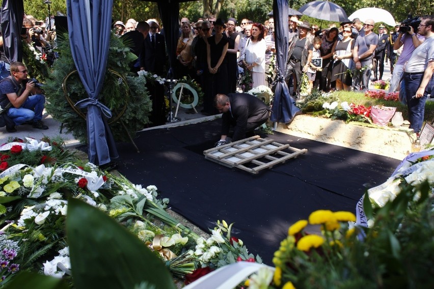 Pogrzeb Tomasza Stańki [ZDJĘCIA]. Artysta spoczął w Alei Zasłużonych na Powązkach w Warszawie