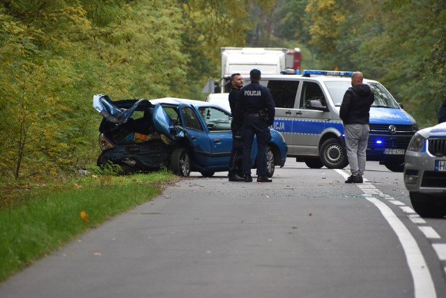 Między Osiecznicą a Maszewem doszło do zderzenia dwóch samochodów osobowych.