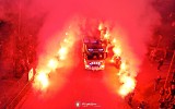 Nowy samochód OSP witany z fajerwerkami w gminie Skawina. Duma strażaków i wielkie święto