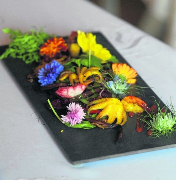 Kwiaty na talerzu. Łodzianie lubią takie dania