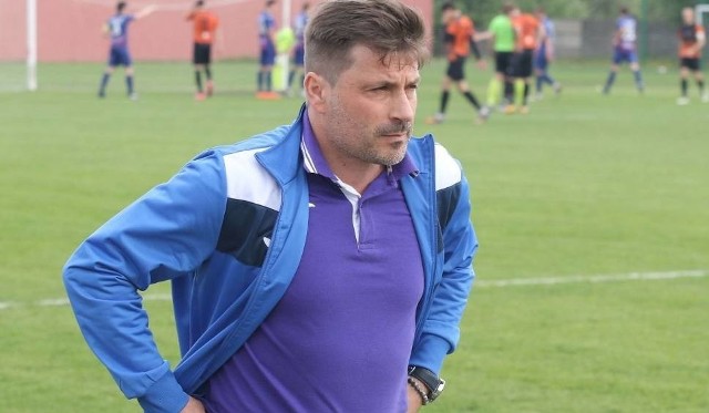 Trener Arkadiusz Bilski był zniesmaczony decyzjami sędziego.