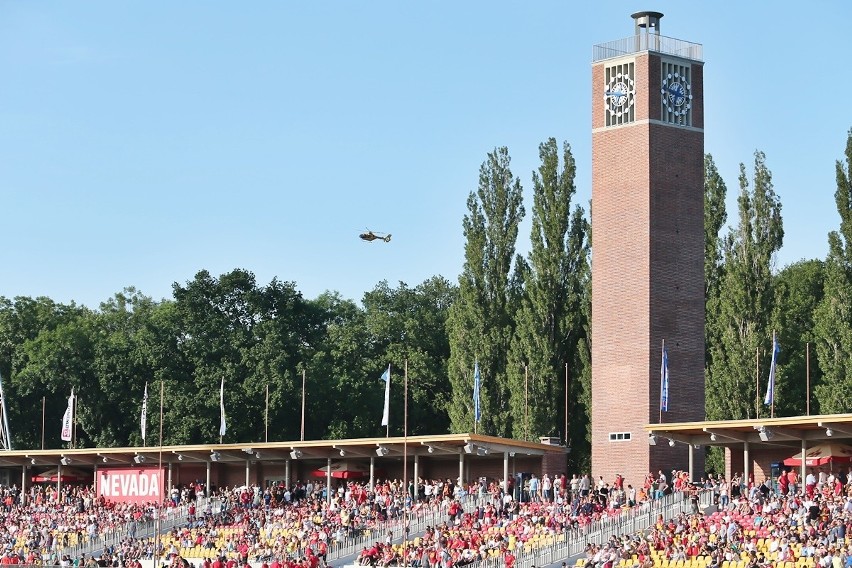 Do kibica na Stadionie Olimpijskim przyleciał helikopter