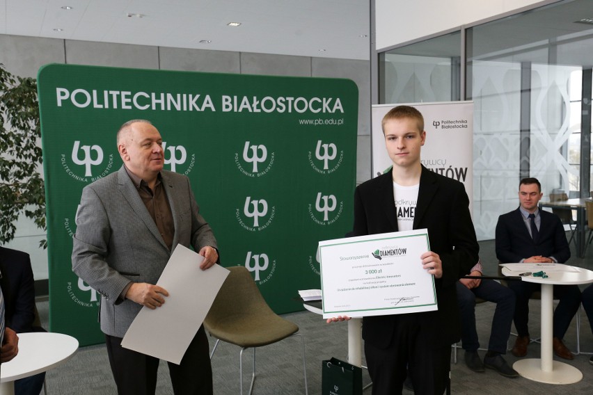 3. Zespół Electric Innovators w składzie: Konrad Andrzejuk,...