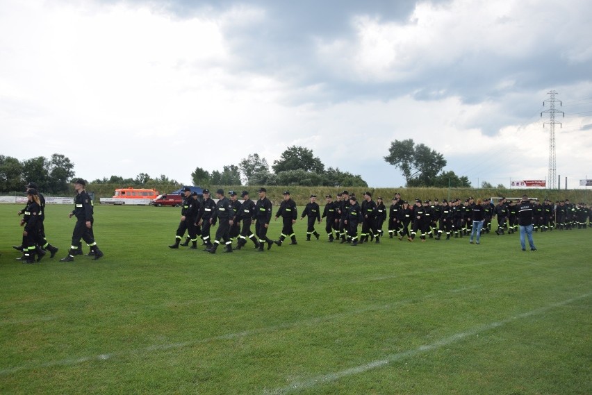 Bosutów i Poskwitów to najlepsze drużyny strażackie w powiecie krakowskim. Zawody sportowo-pożarnicze [ZDJĘCIA]