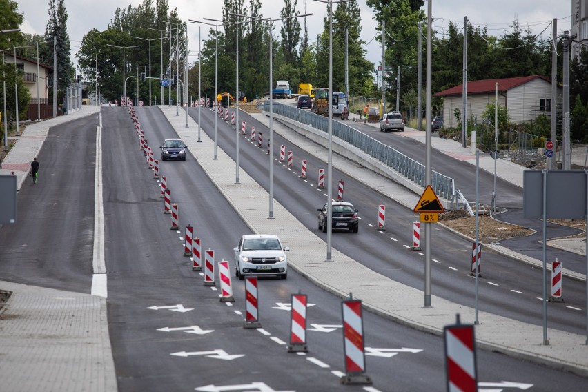 Bielsko-Biała. Koniec modernizacji ulicy Cieszyńskiej. Ma usprawnić ruch w mieście. W piątek uroczyste otwarcie