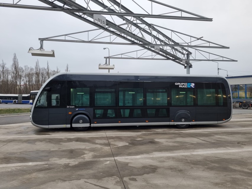 Kraków. Autobus jak mydelniczka na testach w mieście