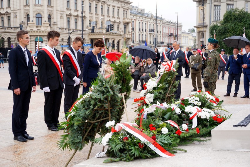 82. rocznica agresji ZSRR na Polskę. W Lublinie pamięć o poległych uczczono m.in. na placu Litewskim. Zobacz zdjęcia