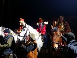 Słynna pasterka w Ossolinie z trzema królami i fajerwerkami. Piękna tradycja, zobacz zdjęcia