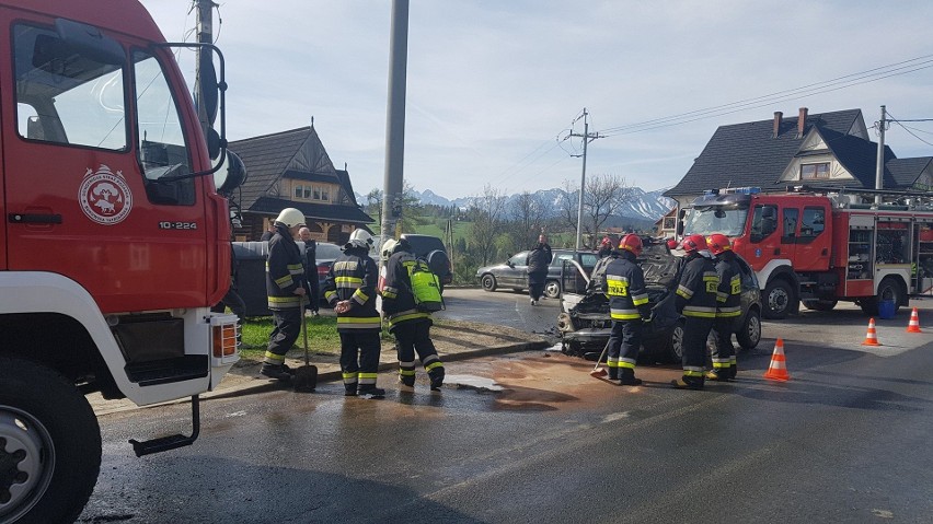Bukowina Tatrzańska: W środku wsi spłonął samochód [GALERIA]