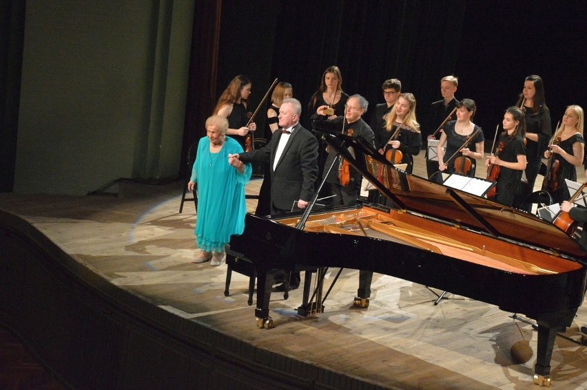 Koncert w Miejskim Domu Kultury w Stalowej Woli. Wystąpiła gwiazda pianistyki Lidia Grychtołówna 