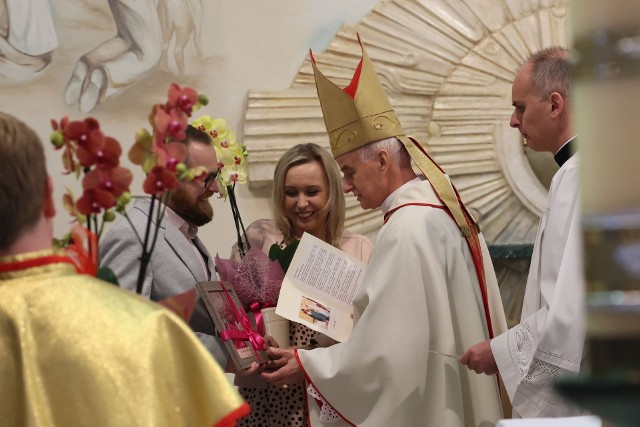 Życzenia dla jubilata - księdza biskupa Mariana Florczyka w 25. rocznicę sakry biskupiej
