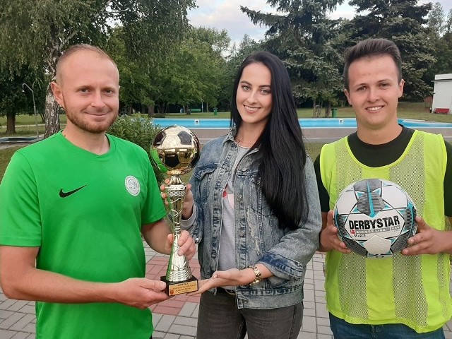 Daniel Łebek, drugi trener ŁKS Probudex Łagów zasilił zespół Sportingu w turnieju plażowych trójek Rady Miasta Kielce.