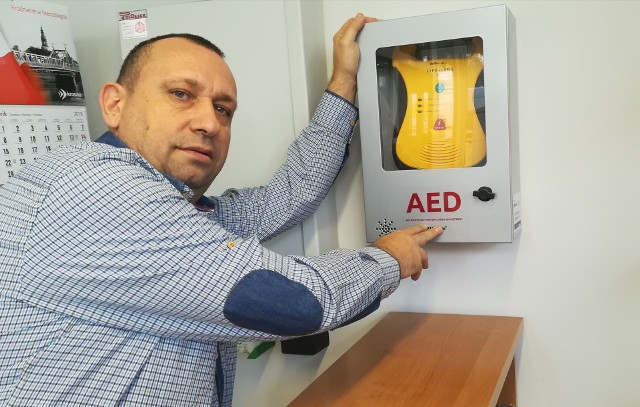 Robert Więcko zachęca krośnian, aby oddali głos na zadanie, związane z zakupem defibrylatorów