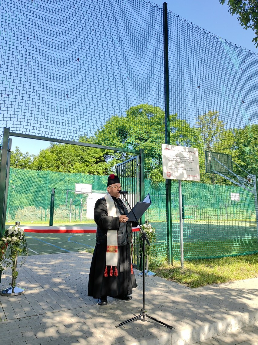 Oficjalne otwarcie boiska i turniej siatkówki w Jurkach, w gminie Pniewy. Zobacz zdjęcia z wydarzenia