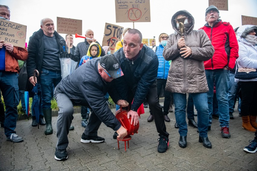 Protest mieszkańców pod siedzibą G.EN. Gaz. w Tarnowie...