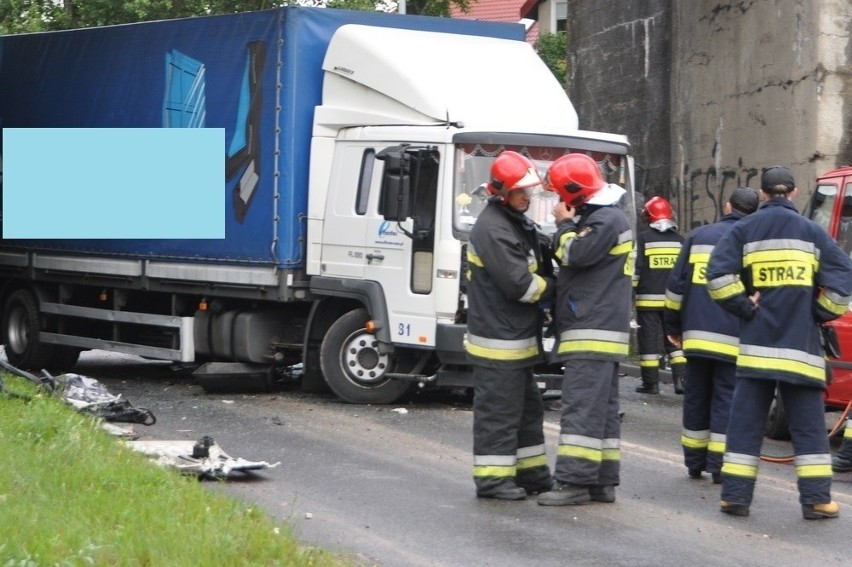 Powiat kartuski: Śmiertelny wypadek w Borkowie. Droga całkowicie zablokowana