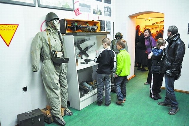 Na otwarciu wystawy w Muzeum Ziemi Piskiej nie zabrakło najmłodszych miłośników militariów.